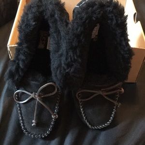 Ugg Alena Black suede slipper size 6